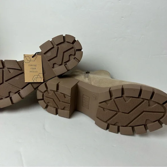 Madden NYC Lug Sole Chelsea Bootie in Sand NWT - Picture 7 of 8